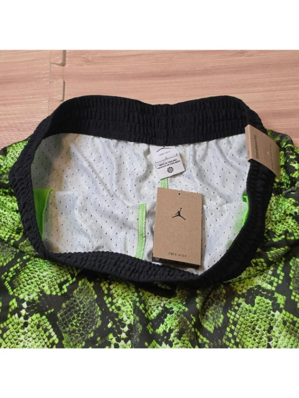 Jordan Sports Men's Dri-FIT Diamond Mesh Snakeskin Shorts Large HF9907-358